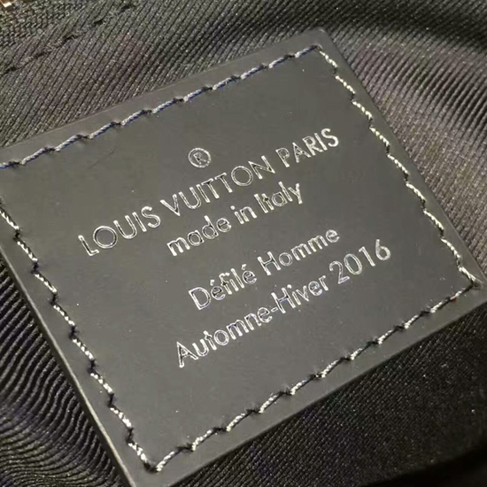 Louis Vuitton Pochette Sac Messenger PM Voyager pour Homme 2020 Nouveau LV  Pas Cher - Cdiscount Bagagerie - Maroquinerie