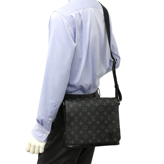 Chic Louis Vuitton District Messenger Bag PM Black Monogram - Free