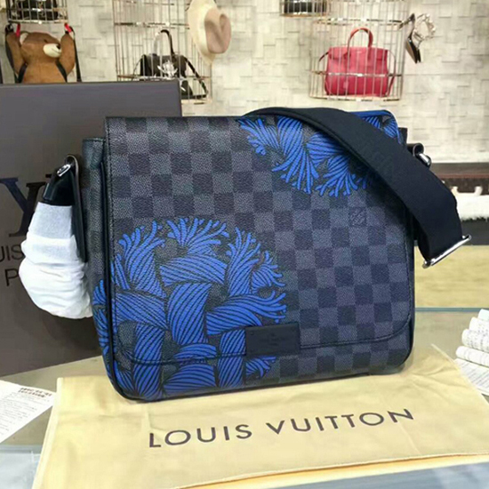 Replica Louis Vuitton N41272 District MM Messenger Bag Damier Graphite  Canvas For Sale