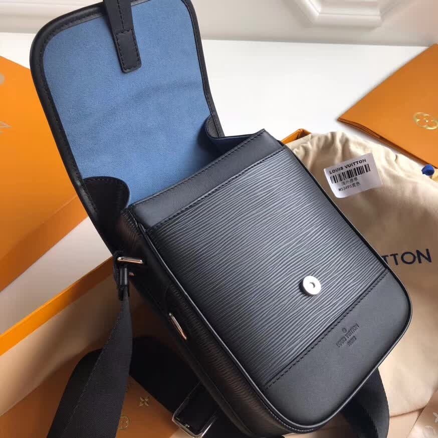 Réplica Louis Vuitton Bolso de mensajero para hombre en cuero Epi M53495  Negro a la venta con precio barato en la tienda de bolsos falsos