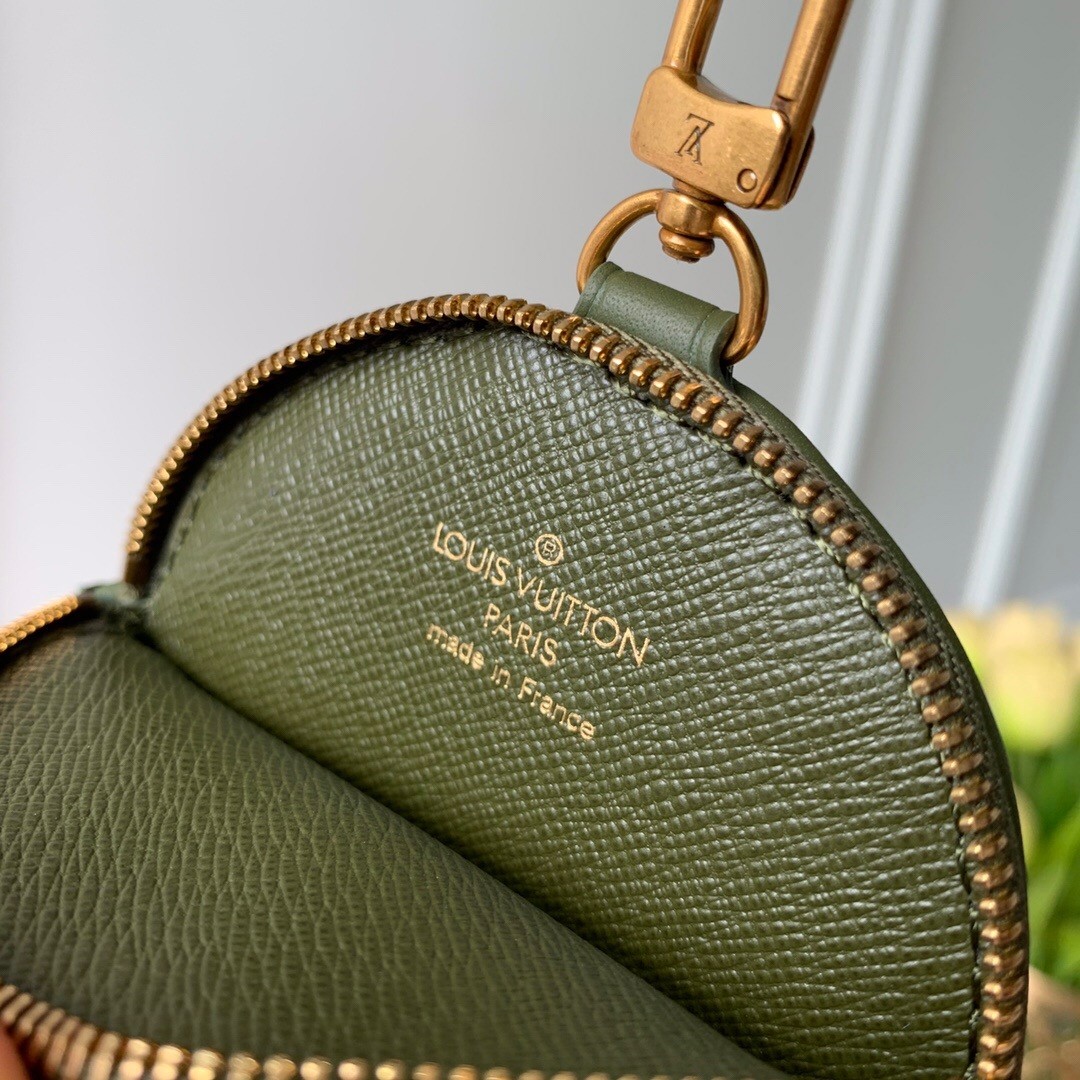 Réplica Louis Vuitton New Wave Chain Multi Pochette Accessoires Bag White  para la venta con precio barato en la tienda de bolsos falsos
