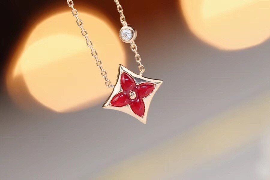 louis vuitton color blossom bb star pendant