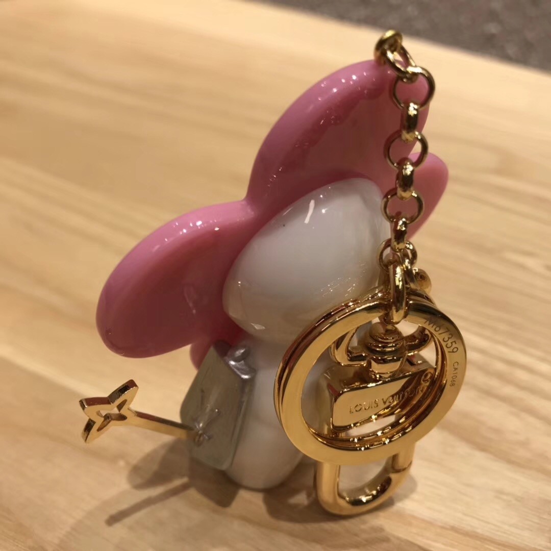 Cheap Louis Vuitton Snow Vivienne Bag Charm and Key Holder M00554 [M00554]  - $69 :  vuitton-snow-vivienne-bag-charm-and-key-holder-m00554-p-68381.html :  r/zealreplica