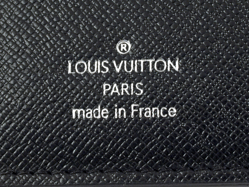 Black Louis Vuitton Passport Holder - HypedEffect